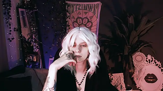 Noah ElmerX online show from November 18, 2025, 4:43 pm