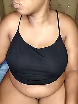 Snapshot of makaviwe chatting on February 25, 2025, 5:19 pm makaviwe online show from February 25, 2025, 5:19 pm