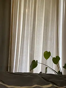 YesTheSexiest online show from February 27, 2025, 3:59 pm