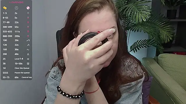 Snapshot of CutieGinger chatting on October 30, 2025, 8:06 pm CutieGinger online show from October 30, 2025, 8:06 pm