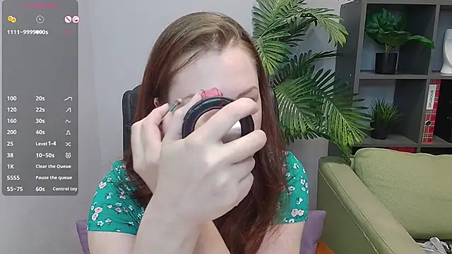 Snapshot of CutieGinger chatting on September 28, 2025, 12:12 pm CutieGinger online show from September 28, 2025, 12:12 pm