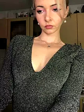 Kristina03 online show from November 28, 2025, 9:15 pm