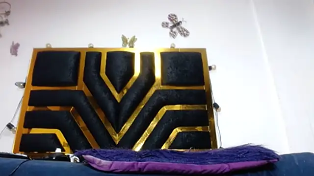 Helennahot online show from April 2, 2026, 12:01 pm