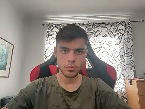 Snapshot of Omarnede chatting on December 23, 2025, 9:52 am Omarnede online show from December 23, 2025, 9:52 am