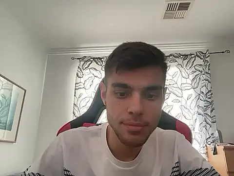 Snapshot of Omarnede chatting on December 22, 2025, 10:37 am Omarnede online show from December 22, 2025, 10:37 am