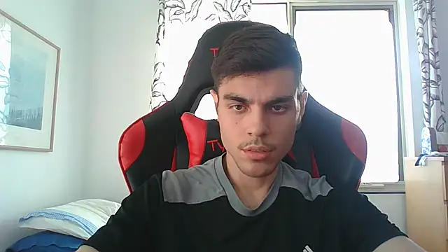 Snapshot of Omarnede chatting on November 11, 2025, 9:37 am Omarnede online show from November 11, 2025, 9:37 am