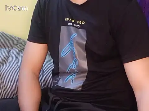 Snapshot of felix_dion chatting on January 5, 2025, 4:14 am felix dion online show from January 5, 2025, 4:14 am