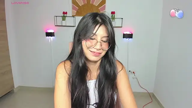 Snapshot of emily_villamil chatting on February 11, 2026, 8:31 pm emily villamil online show from February 11, 2026, 8:31 pm