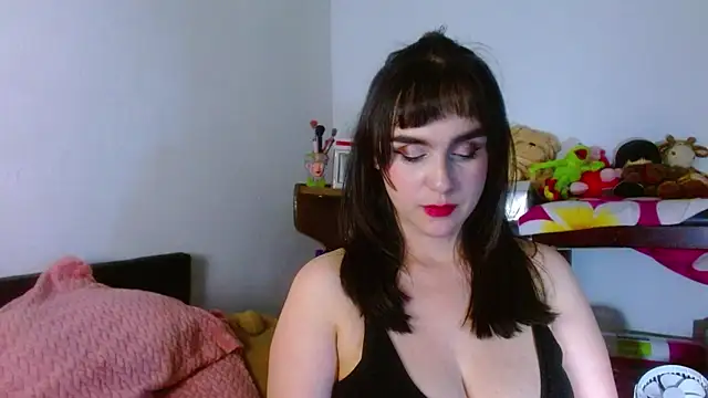 Snapshot of collette_beaufoy_ chatting on June 23, 2026, 7:39 am collette beaufoy online show from June 23, 2026, 7:39 am