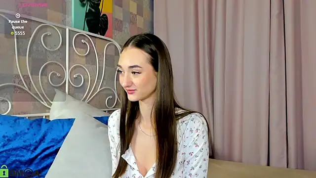 Kelly Powell online show from September 21, 2025, 2:49 am