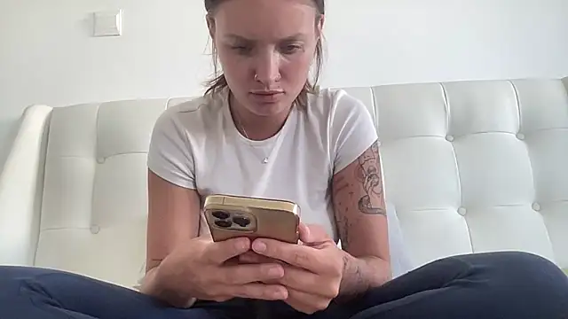 mariemelissah online show from October 13, 2025, 10:06 am