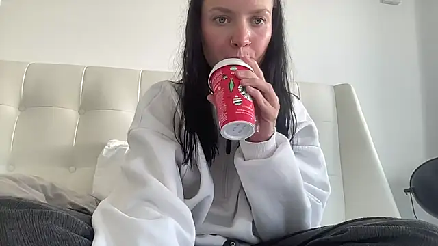 mariemelissah online show from December 16, 2025, 8:18 am