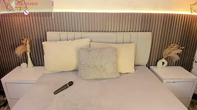 SHANONCLARK online show from October 11, 2025, 6:09 pm