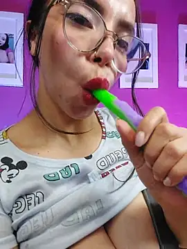 valentina swallow online show from March 14, 2026, 5:02 am