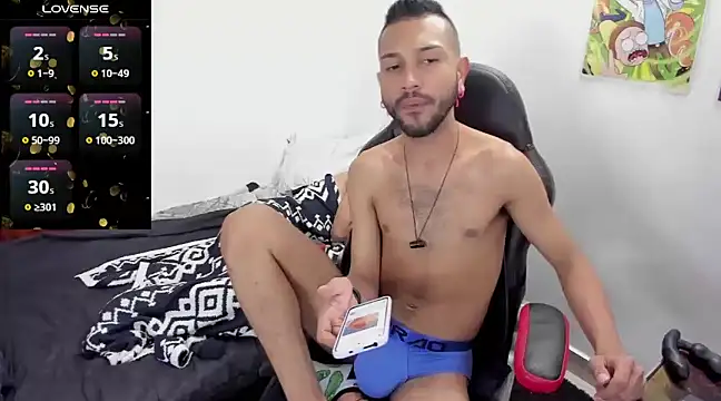 Snapshot of Aron_Baylor chatting on March 22, 2025, 11:11 am Aron Baylor online show from March 22, 2025, 11:11 am