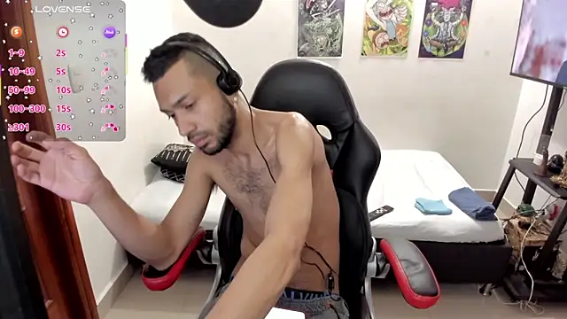 Snapshot of Aron_Baylor chatting on September 13, 2025, 8:47 am Aron Baylor online show from September 13, 2025, 8:47 am