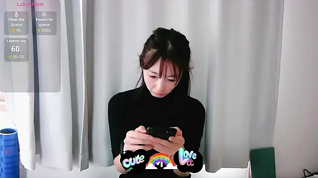 Love me Eri  online show from October 18, 2025, 4:14 am