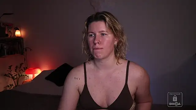 Snapshot of moonamii chatting on February 26, 2026, 3:56 pm moonamii online show from February 26, 2026, 3:56 pm