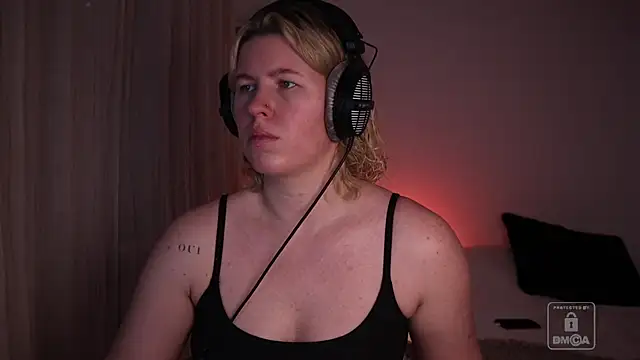 Snapshot of moonamii chatting on January 9, 2026, 6:59 pm moonamii online show from January 9, 2026, 6:59 pm