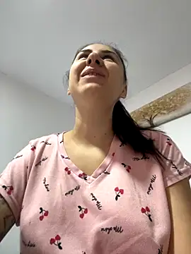 JenniferEdith online show from October 9, 2025, 9:54 am