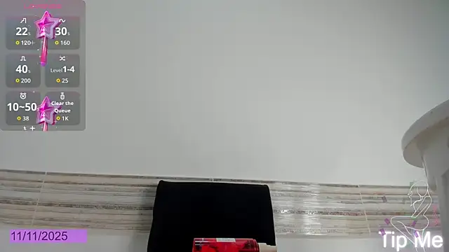 Kimberly House online show from November 11, 2025, 9:31 pm