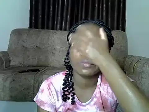 AurelAda online show from November 12, 2025, 11:52 pm