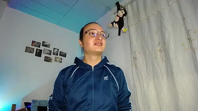 Snapshot of monkeywillwhite chatting on February 18, 2026, 2:53 am monkeywillwhite online show from February 18, 2026, 2:53 am