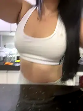 lupyta20 online show from December 15, 2025, 1:06 pm