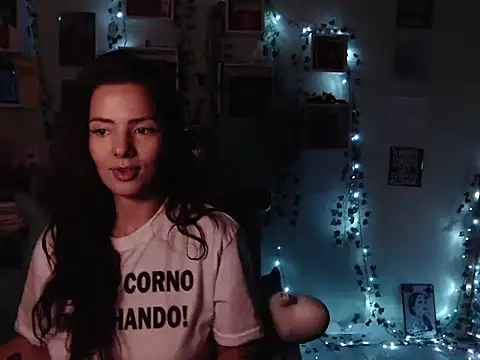 Snapshot of BeellyDance chatting on October 11, 2025, 11:39 pm BeellyDance online show from October 11, 2025, 11:39 pm