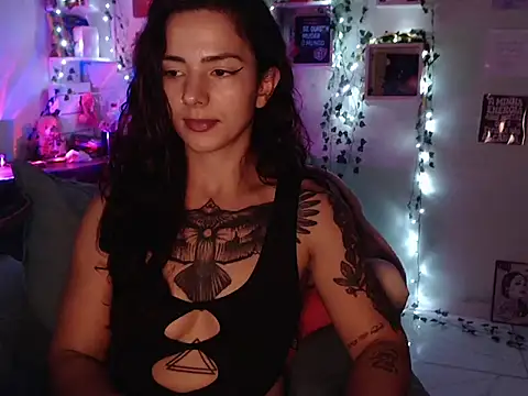 Snapshot of BeellyDance chatting on November 3, 2025, 12:05 am BeellyDance online show from November 3, 2025, 12:05 am