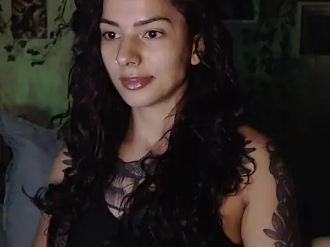 Snapshot of BeellyDance chatting on October 24, 2025, 12:09 am BeellyDance online show from October 24, 2025, 12:09 am