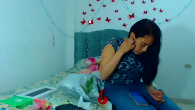 AmaraRoberts420 online show from January 23, 2025, 1:19 am