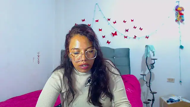 AmaraRoberts420 online show from March 18, 2025, 10:37 pm