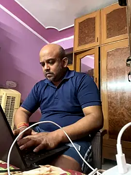 Dick 6inches online show from November 1, 2025, 8:25 pm