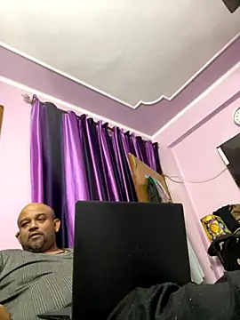 Dick 6inches online show from November 26, 2025, 1:55 pm