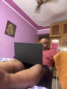 Dick 6inches online show from June 18, 2026, 7:07 am