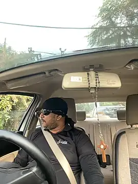 Dick 6inches online show from November 4, 2025, 4:27 am