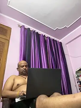 Dick 6inches online show from October 18, 2025, 2:19 pm