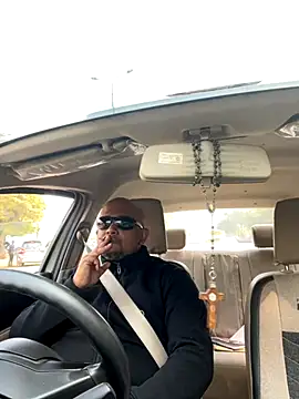 Dick 6inches online show from December 2, 2025, 6:37 am