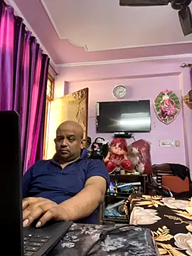 Dick 6inches online show from November 17, 2025, 9:02 am