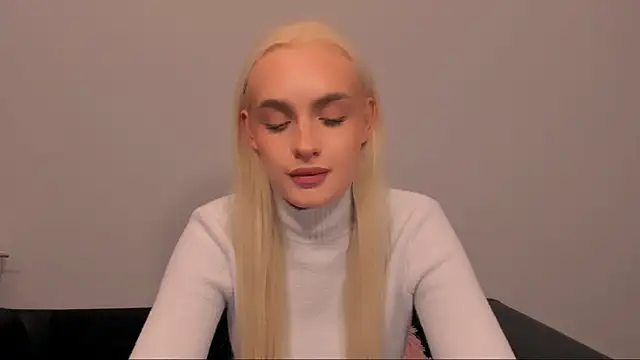 OliviaKisss online show from March 7, 2026, 4:12 pm