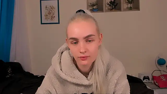 OliviaKisss online show from April 25, 2026, 1:41 pm