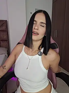 Snapshot of heyshaa chatting on July 15, 2026, 10:50 pm heyshaa online show from July 15, 2026, 10:50 pm