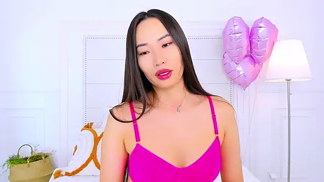 Snapshot of NaomiYuu chatting on February 26, 2026, 2:44 am NaomiYuu online show from February 26, 2026, 2:44 am