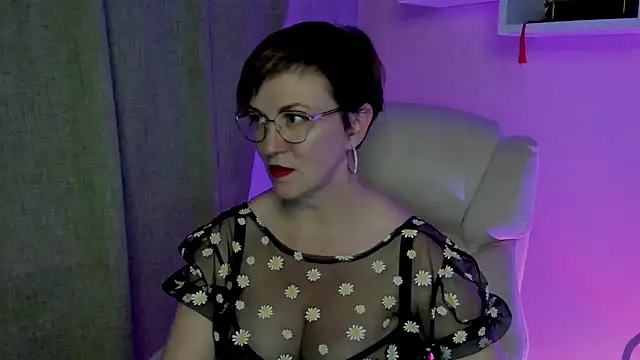 Snapshot of feliziaDesire chatting on June 2, 2026, 7:03 pm feliziaDesire online show from June 2, 2026, 7:03 pm