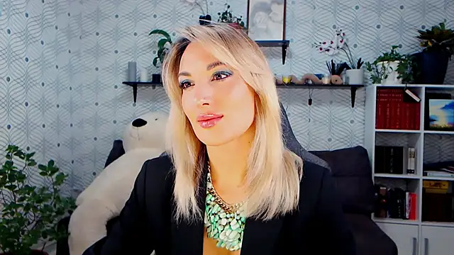 Snapshot of MillaXQueen chatting on November 18, 2025, 2:42 pm MillaXQueen online show from November 18, 2025, 2:42 pm