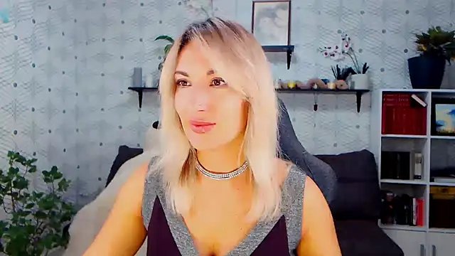 Snapshot of MillaXQueen chatting on November 4, 2025, 1:59 pm MillaXQueen online show from November 4, 2025, 1:59 pm