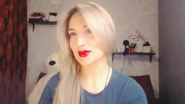 Snapshot of MillaXQueen chatting on February 10, 2025, 12:39 pm MillaXQueen online show from February 10, 2025, 12:39 pm