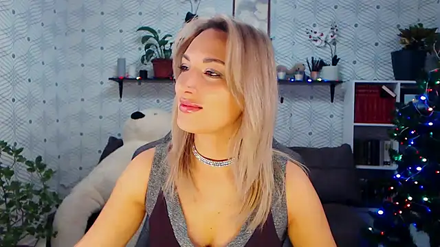 MillaXQueen online show from December 14, 2025, 7:25 am