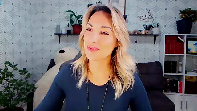 Snapshot of MillaXQueen chatting on November 16, 2025, 6:07 am MillaXQueen online show from November 16, 2025, 6:07 am